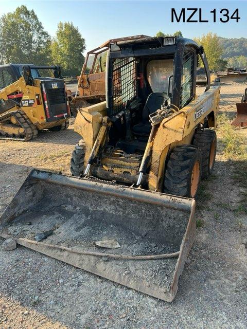 MZL134
2005 JD 317 SKID STEEER