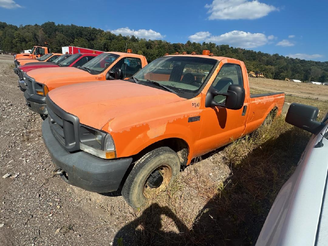 P1141
2004FORD F250 REG CAB

FORMER PIT TRUCK, NO TAIL GATE