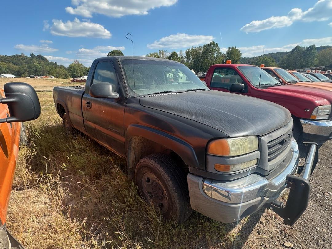 P1161
2004 GMC 2500 REG CAB

THEFT RECOVERY, POOR PAINT, TRANS ISSUE