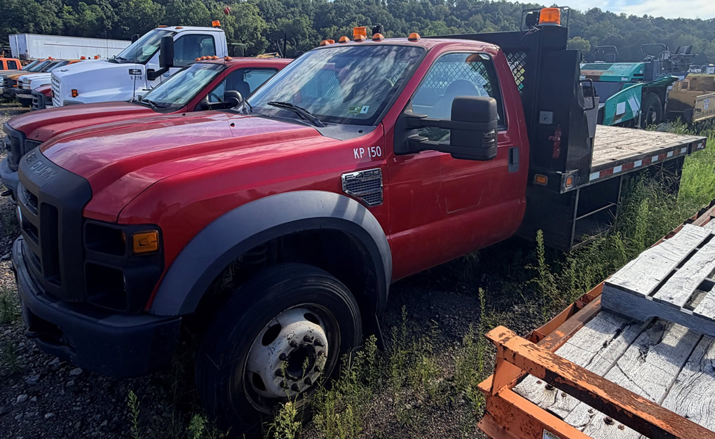 KP150 08 Ford F450 reg cab, dually, 2wd