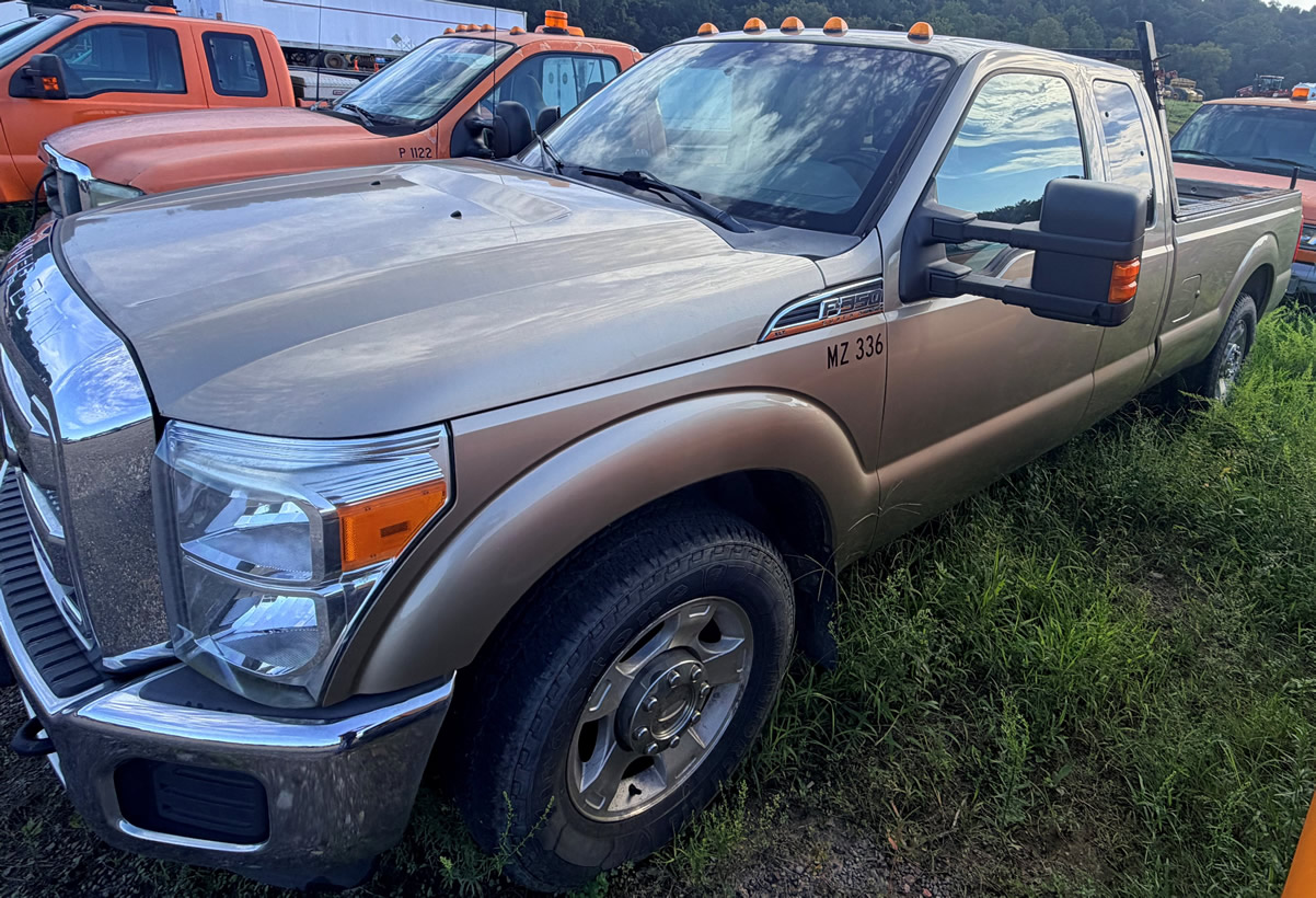 MZ336 13 Ford F350 ext cab, 2wd