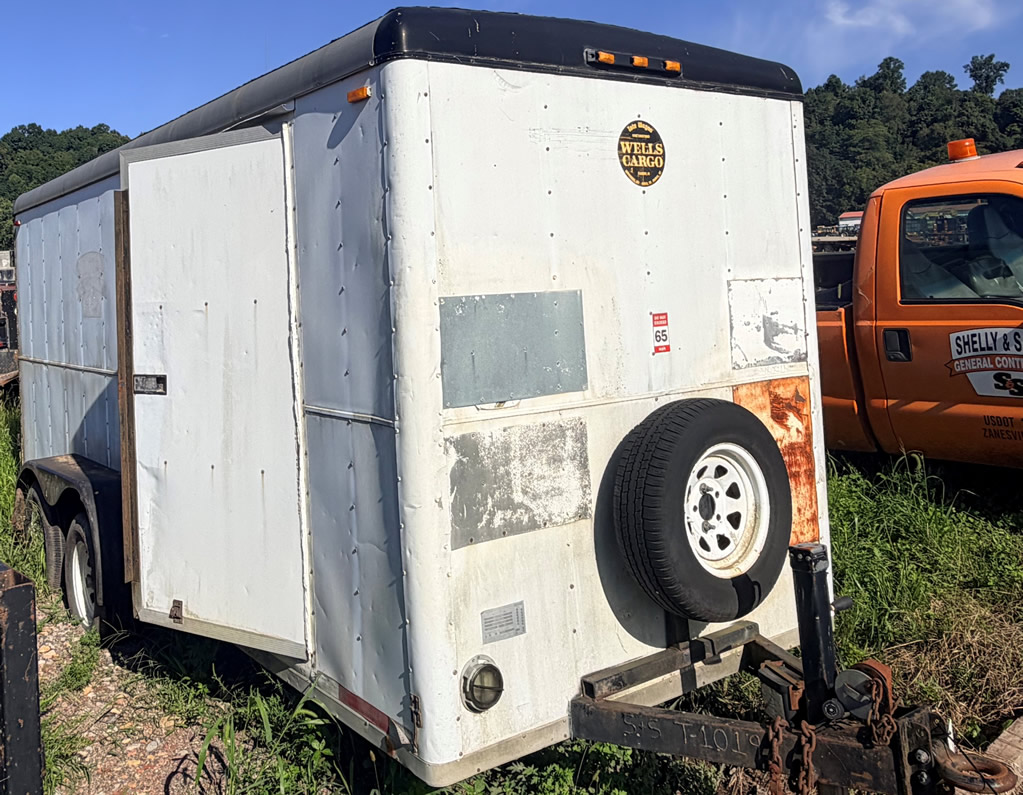 T1019 85 Cargo 16' tandem, enclosed